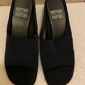 Mootsies Tootsies Chunk Heel Sandal | 6.5M